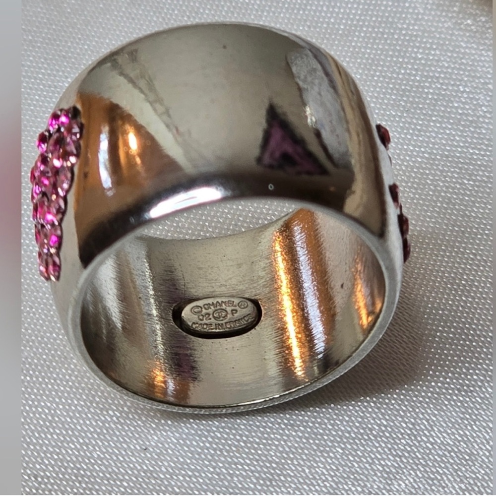 CHANEL Silver Pink Gemstone Statement Ring..
Like New Condition size 6 - Picture 9 of 12
